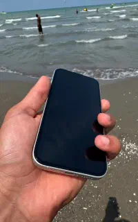 iPhone 16 normal