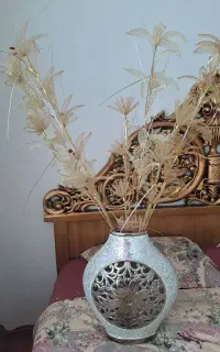 گلدان وگل