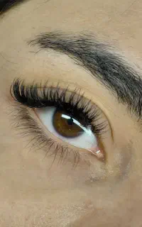 اکستنشن مژه و لیفت مژه و ابرو