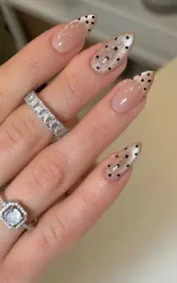 کاشت ناخن و آموزش