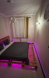 تخت خواب با چوب نراد روسی به همراه تشک و رو تختی