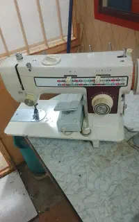 چرخ خیاطی ژانومه قدیمی فلزی