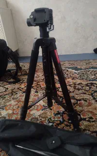 سه پایه دوربین و کیف دروبین