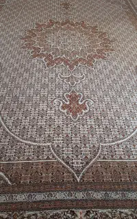 فرش دستبافت ۹ متری