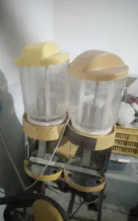 فروشی آبمیوه گیر