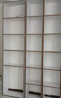 قفسه چوبی