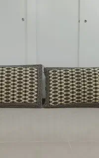 یک جفت پشتی مخمل زیبا