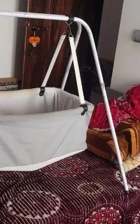 گهواره کودک در حد نو
