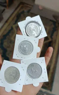 مجموعه از سکه های نقره شاهی