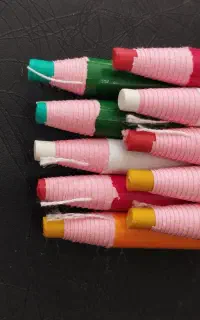 دستبند و مهره و نخ