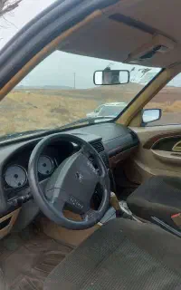 ‌پژو پارس سال ۹۴ بی رنگ