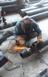 جوشکاربرشکاری وتعمیرات وساخت ویایل اهنی الاجیق و..