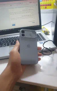 گوشی ایفون 12 نرمال