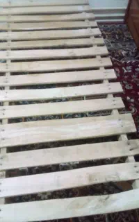 تخت چوبی