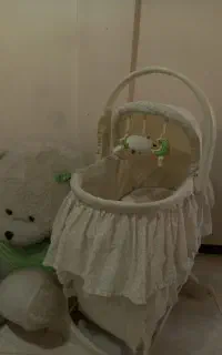 تخت کنار مادر ننو نوزاد خارجی چندکاره
