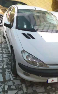 206سفیدv8مدل 95 کم کار