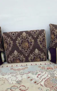 روبالشی و ۴ عدد پشتی