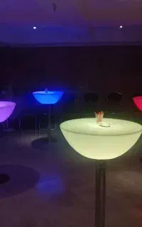 اجاره میز ال ای دی سوارز و رقص نور و نورپردازی