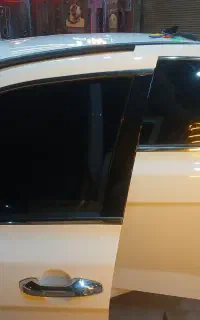 ((مرکز تخصصی شیشه دودی یووی))