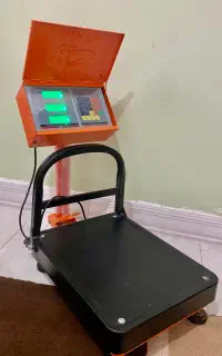 ترازو باسکول ۱۰۰ کیلویی در حد صفر