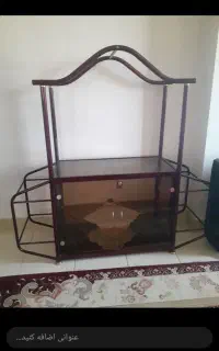 میز تحریر و تلویزیون