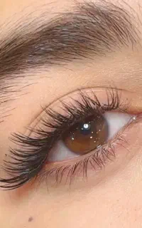 اکستنشن مژه و لیفت و لمینت ابروتخفیف ۵۰ درصدی