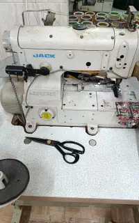 فروش چرخ خیاطی و تجهیزات کارگاه خیاطی