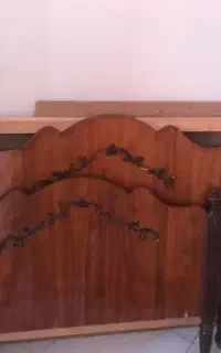 تختخواب قدیمی یک نفره
