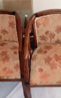 مبل راحتی 7نفره در حد نو پارچه ای چوبی