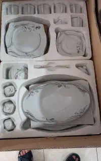 چینی 12 نفره توس  105 پارچه