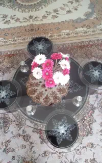 میزه عسلی جلوی مبلی