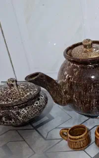 قوری و فنجون و قندون