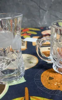پاسماوری ۷تانو تعدادی قندان و استکان و۴دست نعلبکی