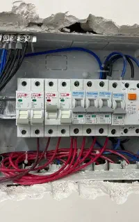 انجام تمامی خدمات برق و دوربین مداربسته
