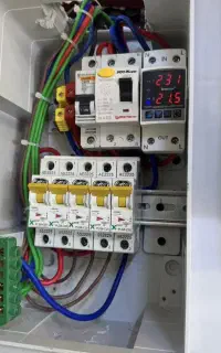 برقکار/سرویس کولر/برقکارسیار/برق کار/محافظ ولتاژ