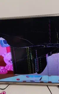 تلویزیون ال جی ۴۲صفحه شکسته