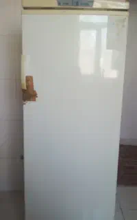 یخچال عالی خیلی خیلی سرد میکنه .
