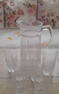 وسایل پذیرایی به صورت یک جا بفروش می‌رود