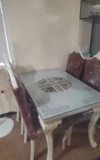 میز صندلی چهار نفره تمیز سالم