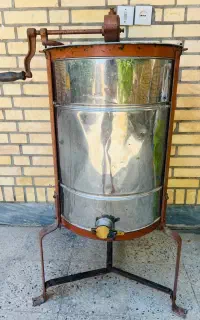 دستگاه عسل گیری