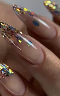 اموزش تخصصی ناخن  و خدمات کاشت ناخن
