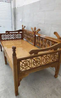 تخت سنتی چوبی چوب گردو