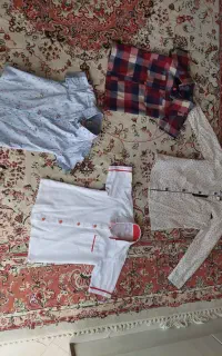 تعدادی پیرآهن پسرانه