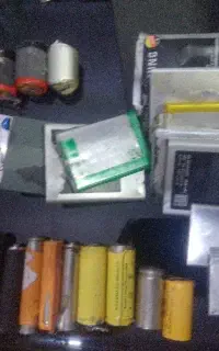 باتری لیتیوم ولیتیوم ای آن حدوداً ۲۵۰عدد