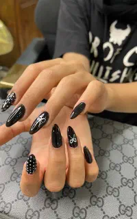 کاشت ناخن(جشنواره تابستانه کاشت ژل فقط ۷۰۰)