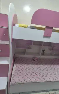 تخت دوطبقه ی اتاق کودک یا نوجوان