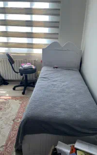 تخت نوجوان
