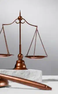 وکیل پایه یک دادگستری
