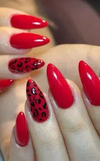 کاشت مژه و کاشت ناخن و کوتاهی