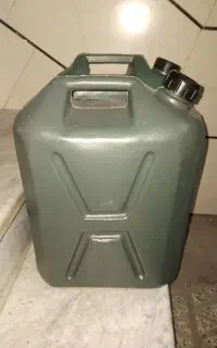 ۲۰ لیتری پلاستیکی